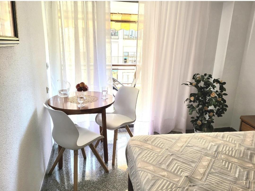 Amistosa, Habitacion Con Balcon, Alicante, Playa, Centro, Rambla, Mercadoアパートメント エクステリア 写真